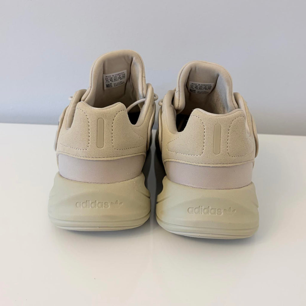 Adidas Ozelia UK 10.5 Savanna Beige Quality Adiprene Trainers gv7685
