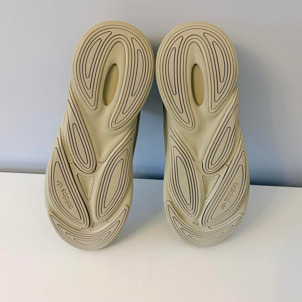 Adidas Ozelia UK 10.5 Savanna Beige Quality Adiprene Trainers gv7685