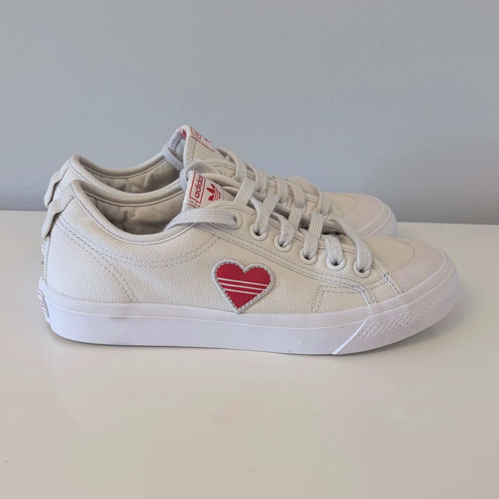 Adidas Originals Nizza Women’s UK 6 White Red Heart Canvas Trainers H02542